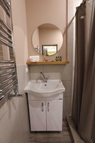 Apartamento Green Rose Studio - Self Checkin - Garden - Bbq