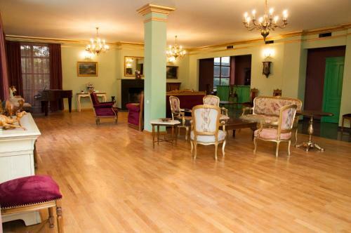 Hostal Chateau Gabriel