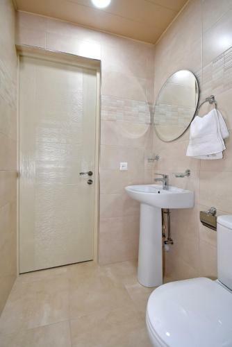 Hostal The Nut Guest House