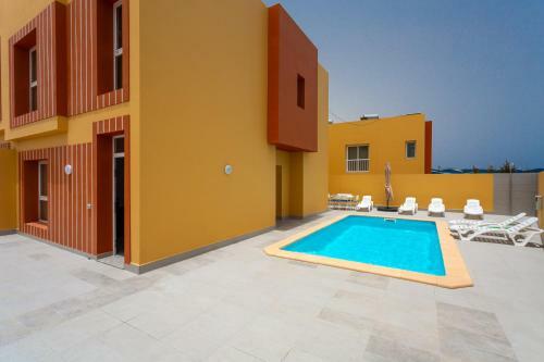 Mariposas Home Pool