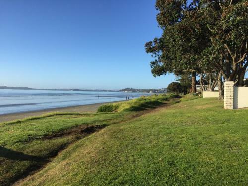 Apartamento Orewa Beachfront Haven