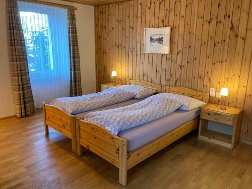 B&B Post Brail