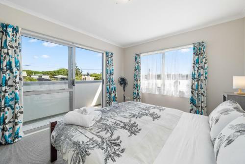 Hunia Haven - Himatangi Beach Holiday Home