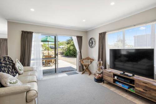 Hunia Haven - Himatangi Beach Holiday Home
