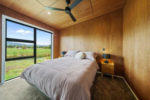Kapiti Heights - Otaki Beach Holiday Home