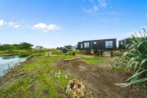 Kapiti Heights - Otaki Beach Holiday Home