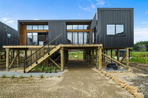 Kapiti Heights - Otaki Beach Holiday Home