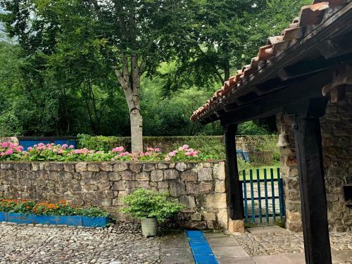 Molino de Renedo A Orillas Del R�o Saja