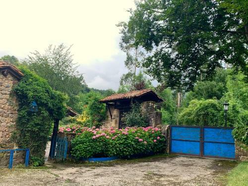 Molino de Renedo A Orillas Del R�o Saja
