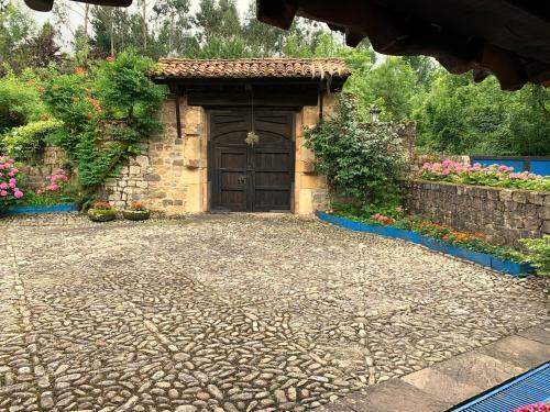 Molino de Renedo A Orillas Del R�o Saja