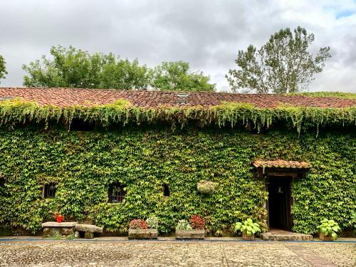 Molino de Renedo A Orillas Del R�o Saja