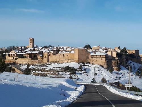 La Casona de Requijada A 6km de Pedraza Con Piscina