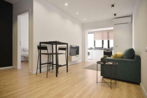 Lina - Tia, Central Apartment In Shopping District