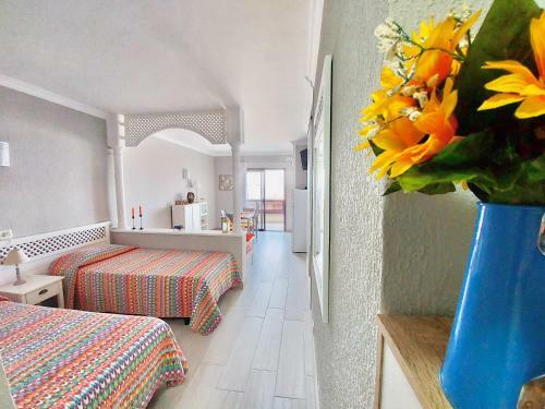Ocean And Sun Studio Apartment