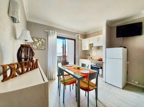 Ocean And Sun Studio Apartment
