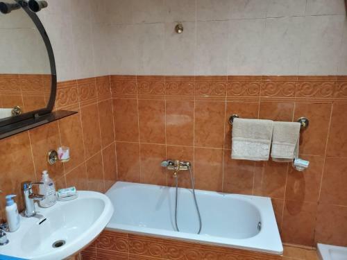 Apartamento Tirana Traditional Home