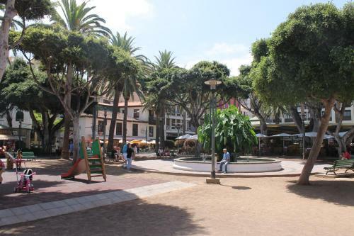 Apartamento Puerto de La Cruz, C�ntrico �tico Con Piscina - Edificio Girasol
