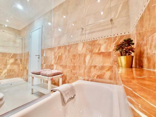 Aromas Suites Apartments