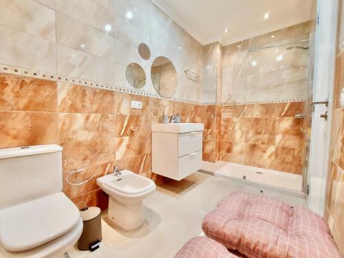 Aromas Suites Apartments