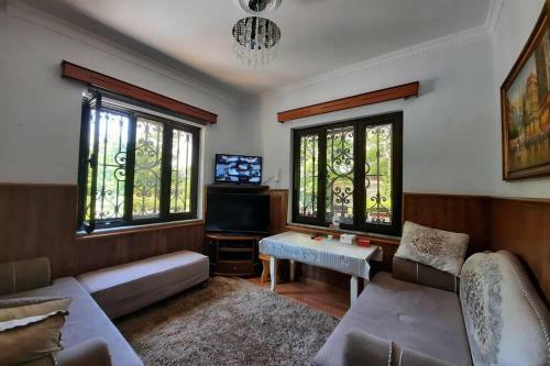 The Resident Villa With Pool