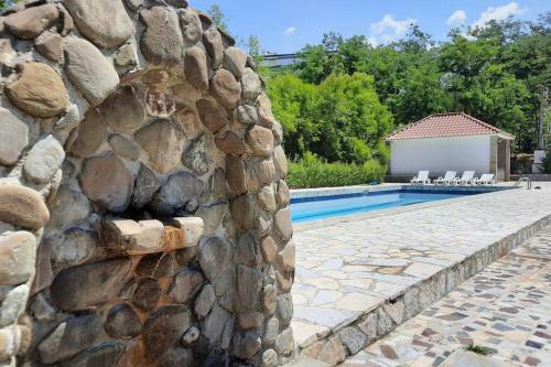 The Resident Villa With Pool