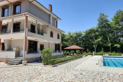 The Resident Villa With Pool