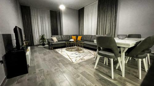 Square21 Apartment