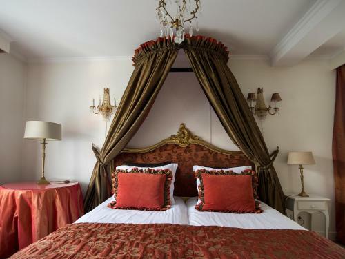 Hotel The Baron Crown