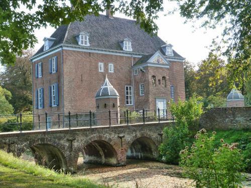 Bed & Breakfast Kasteel Ophemert