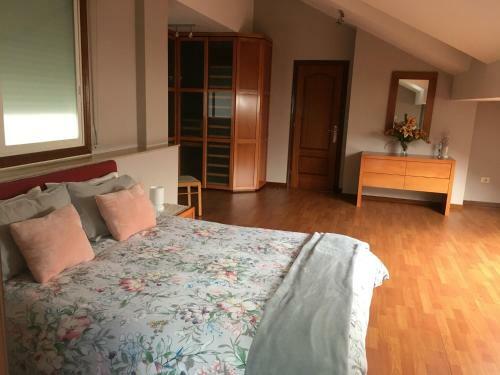 Apartamento Duplex Rosalia de Castro. Ribadavia