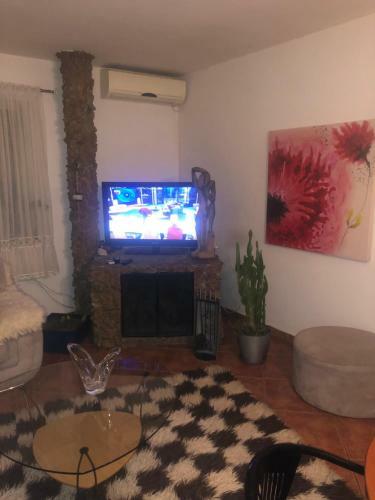 Apartamento Xhoi?s Property