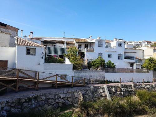 Beautiful 4-bed Townhouse With Splash Pool
