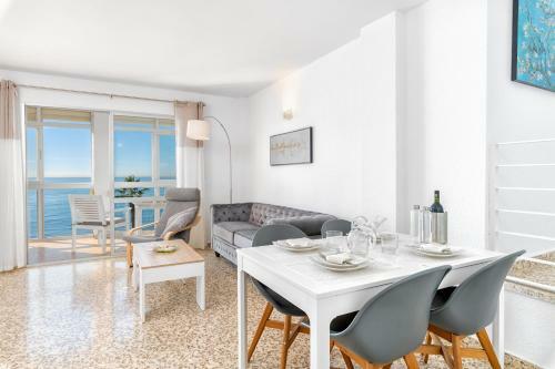 Amazing Sea View Apartment And Relax Area
