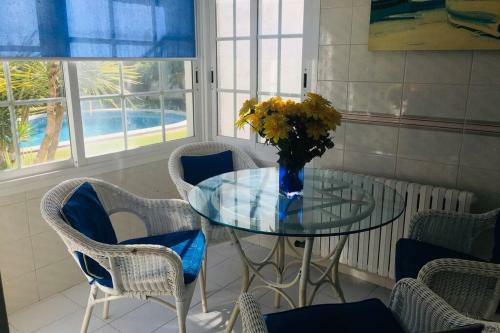Villa Estilo Californiano Con Piscina