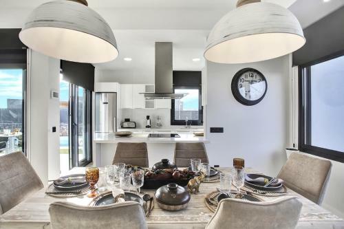 Villa Del Roque, Heated Pool & Luxury In El Roque