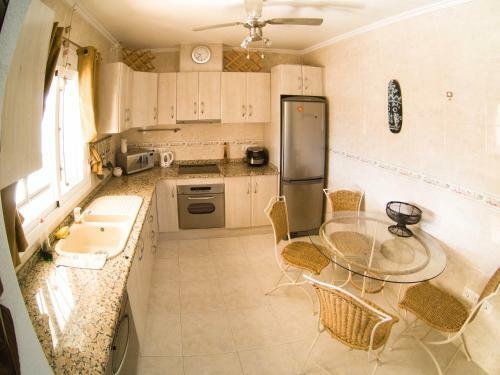 Villa House In Quesada With Swiming Pool
