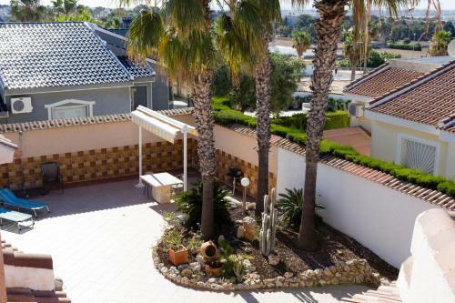 Villa House In Quesada With Swiming Pool