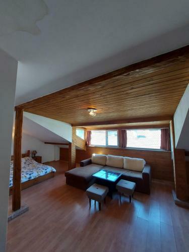 Hostal Vasi Apartments