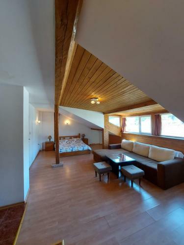 Hostal Vasi Apartments