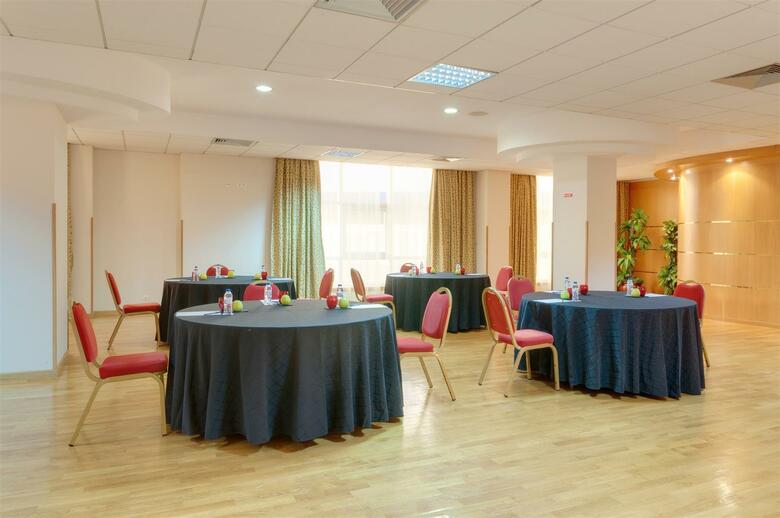 Hotel TRYP Dona Maria