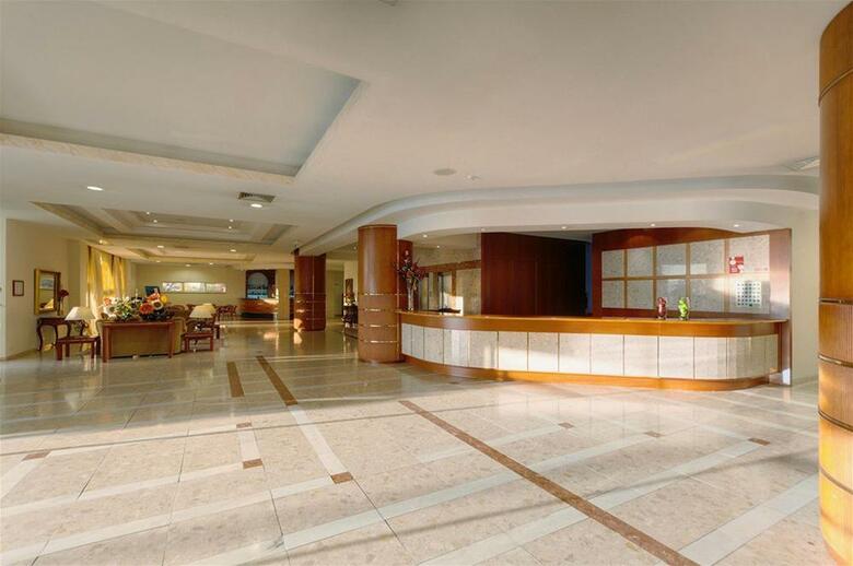 Hotel TRYP Dona Maria