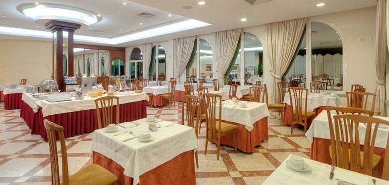 Hotel TRYP Dona Maria