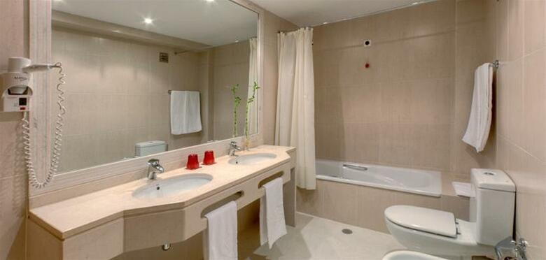 Hotel TRYP Dona Maria
