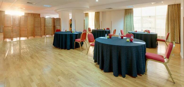 Hotel TRYP Dona Maria