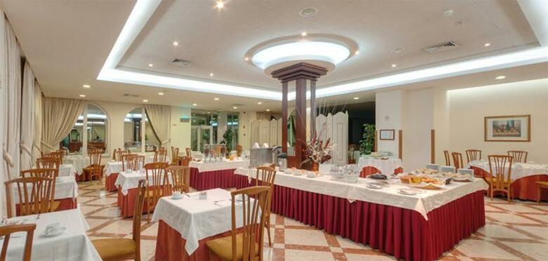 Hotel TRYP Dona Maria