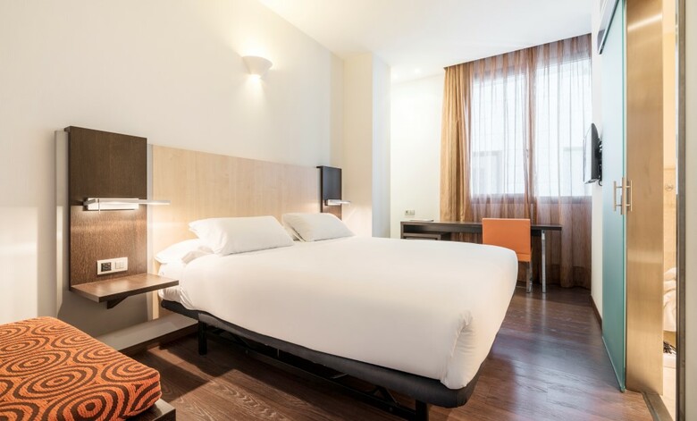Hotel Ilunion Aqua 4