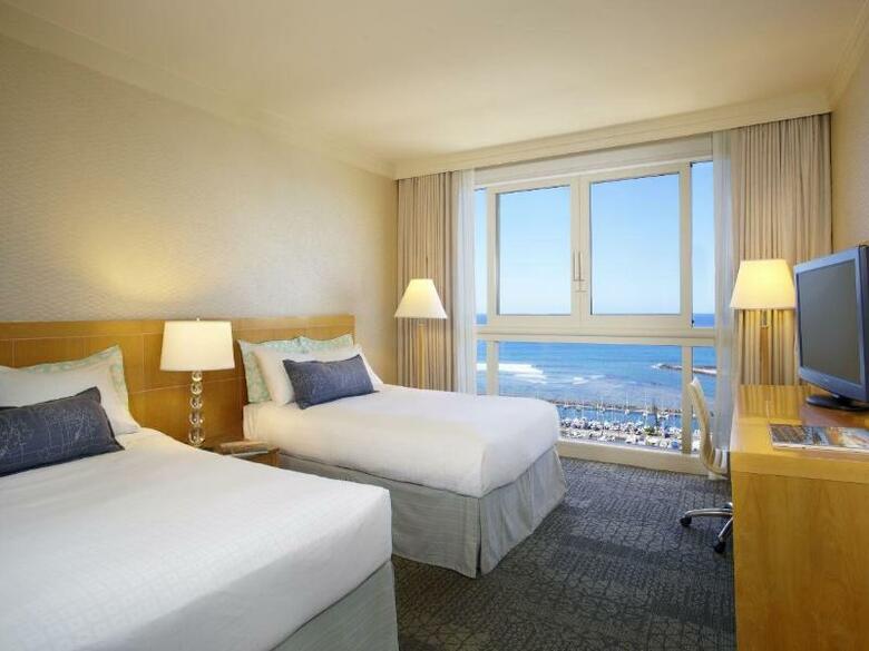 Hawaii Prince Hotel
