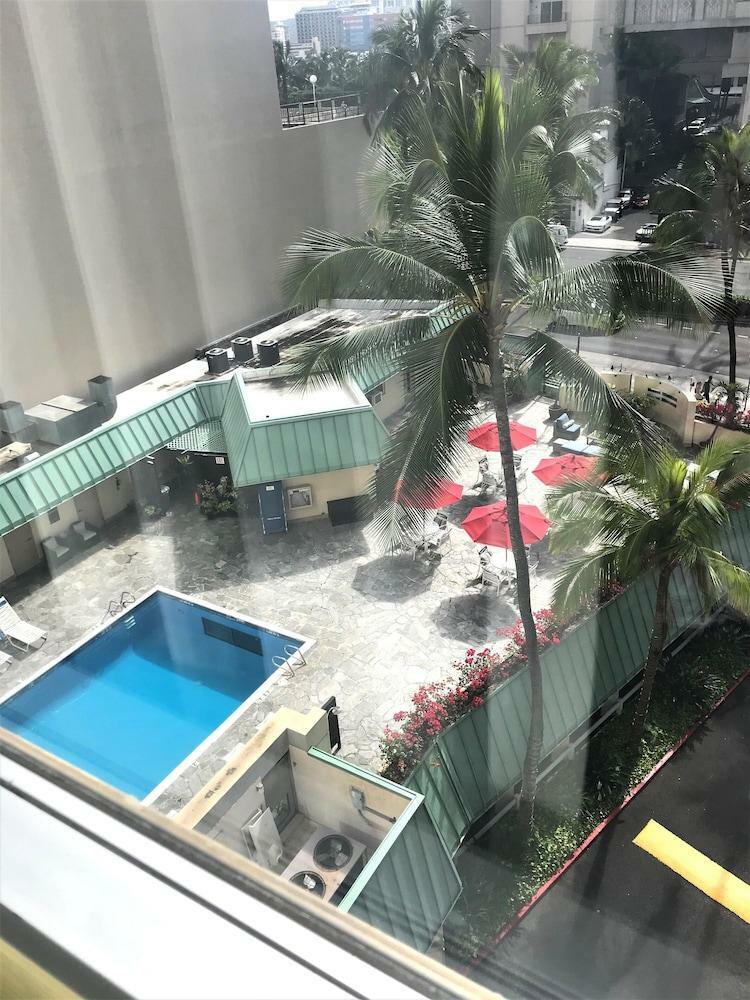 Hotel Holiday Inn Waikiki (.)