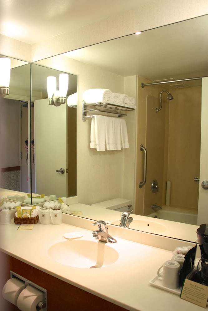 Kaanapali Beach Hotel