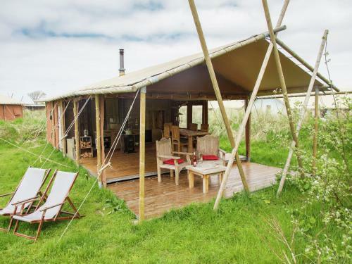 Unique Tent Lodge Located In Callantsoog With Garden